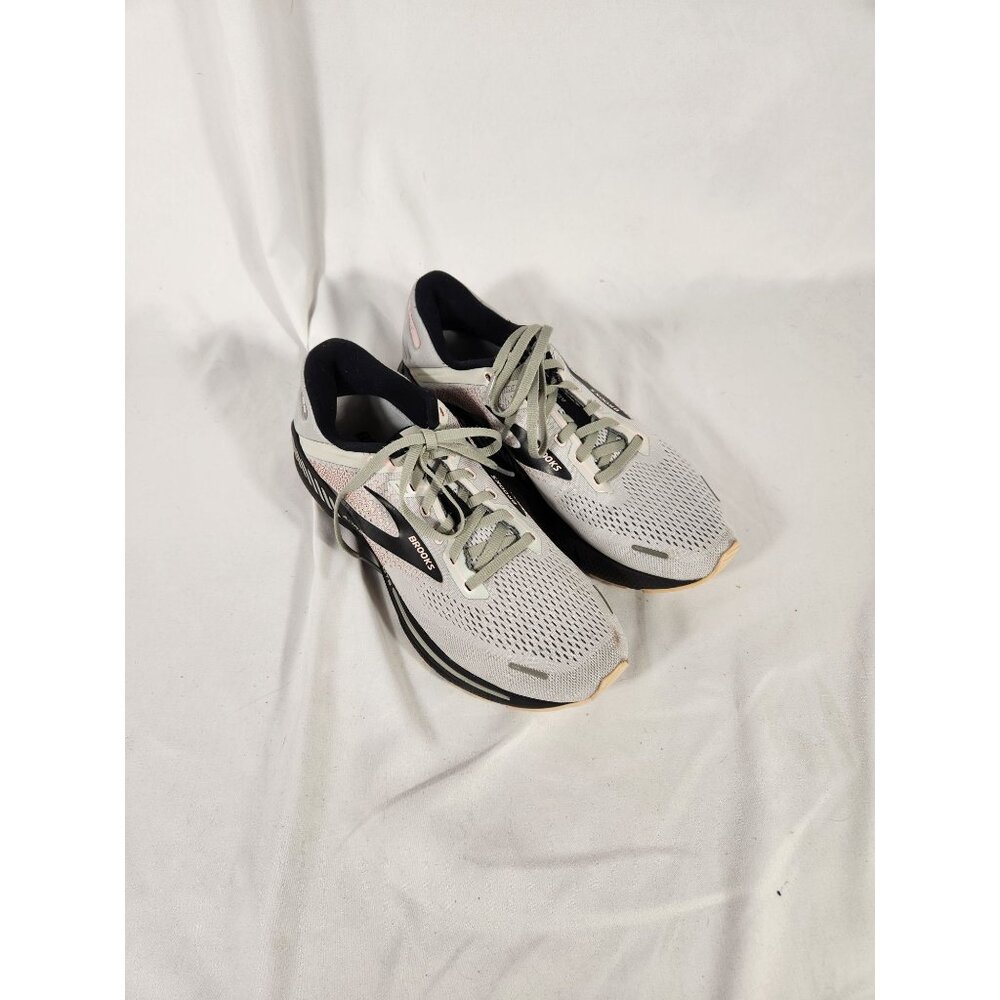 Brooks Women Shoes in White and Black